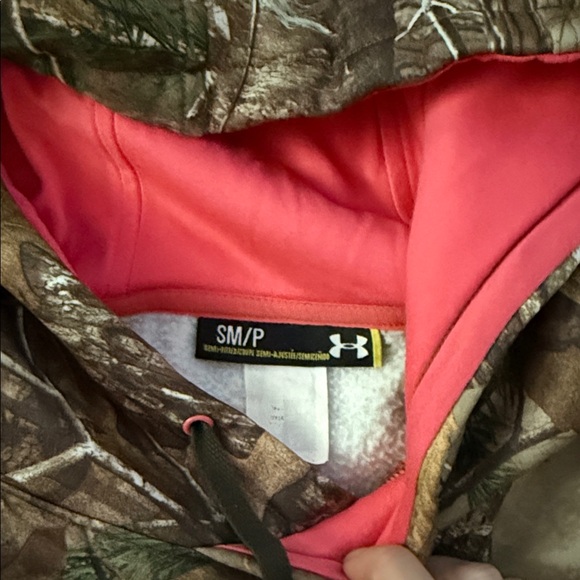 Under Armour Brown Realtree Camo Hoodie with Pink Logo Sz Small - Picture 2 of 5